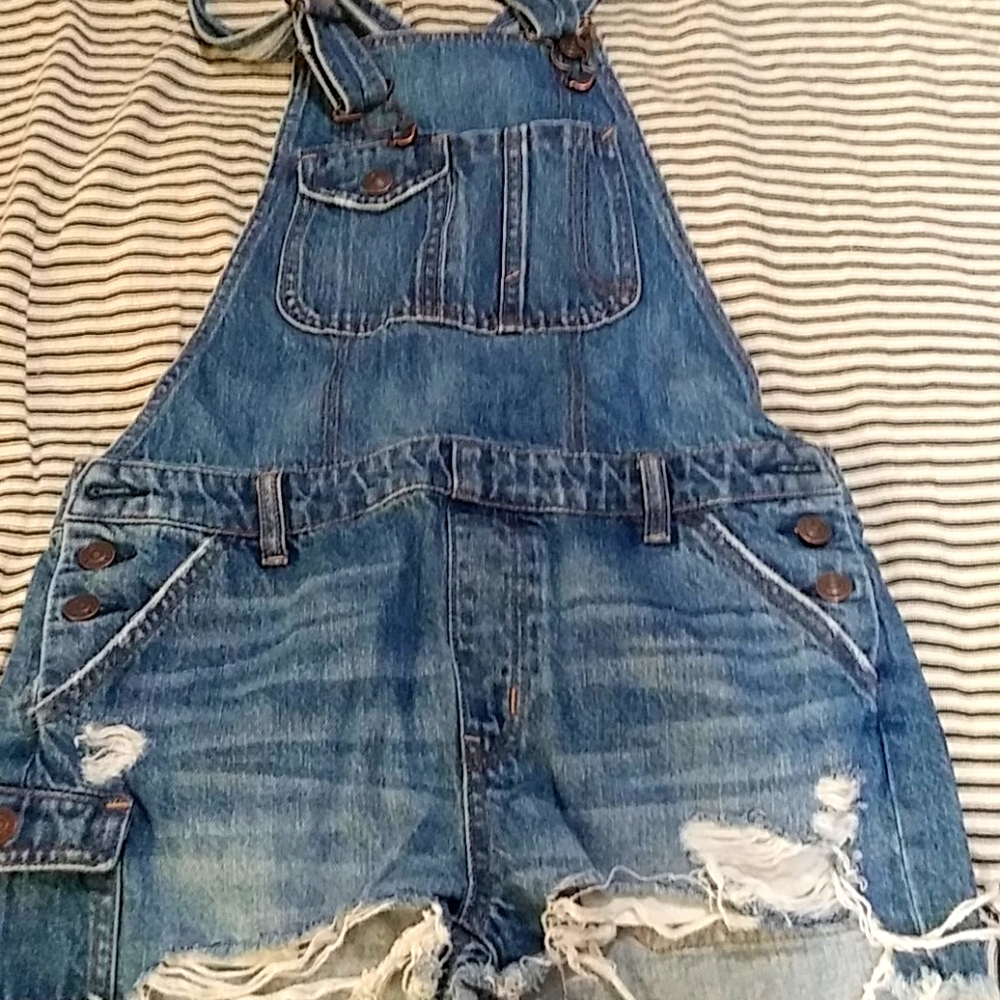 American Eagle tom 👧 shortalls